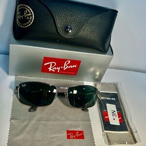 NWT Ray-Ban Silver and Green Sunglasses RB3498 Metal Frame